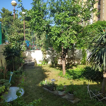 Spacious With Big Garden Near Σπλιτ